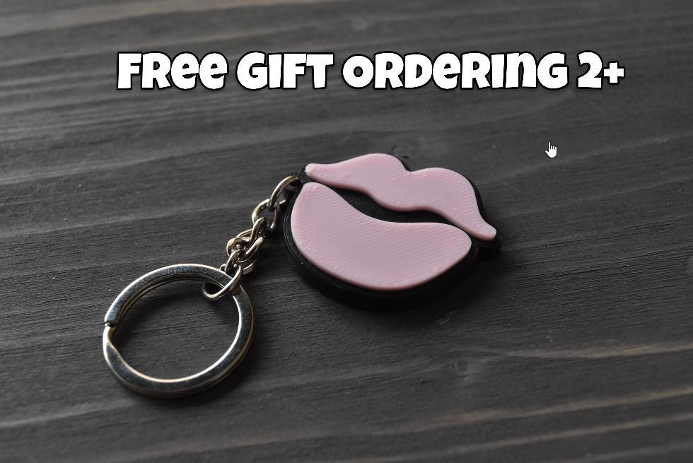 Bratz fanart doll Lip Stand, compatible with all bratz in many colors