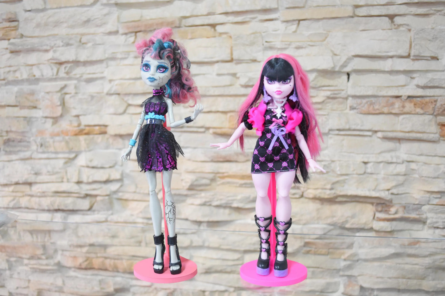 Monster High Doll Stand Base – Compatible with Gen 1 and Gen 3 Dolls & Ghouls | Display Support Stand, Custom Color, Collector Display